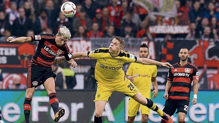 欧冠半场：罗德里戈破门，哈兰德点射，曼城暂2-1皇马（欧冠半场战报：罗德里戈先拔头筹，哈兰德点射回敬，曼城暂以2-1领先皇马）