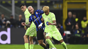 萨顿认为这将是“周末最佳比赛”，但他与希勒对桑德兰对阵纽卡斯尔的看法不同。（萨顿称桑德兰对纽卡斯尔将是“周末焦点战”，但与希勒看法相左）