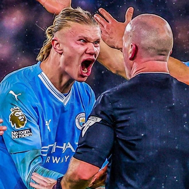 贴脸开大！祖巴茨罚球时，老鹰主场球迷高喊“保罗在哪里？”（祖巴茨走上罚球线，老鹰主场齐声高喊：“保罗在哪？”）