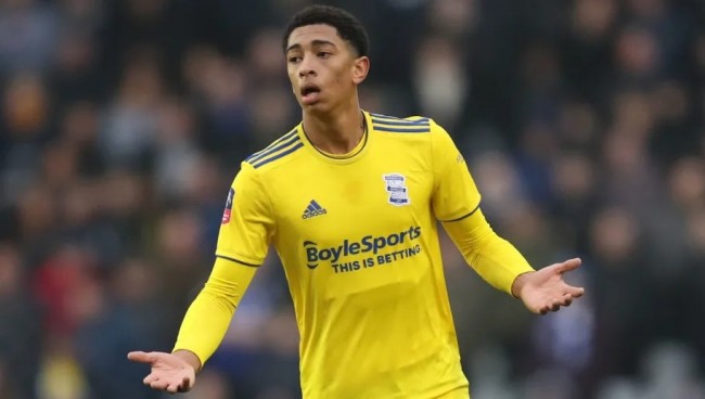 翻新太贵，维罗纳市长托马西提出把维罗纳现主场直接拆除再重建（翻新成本过高，托马西建议将维罗纳现有主场拆除重建）