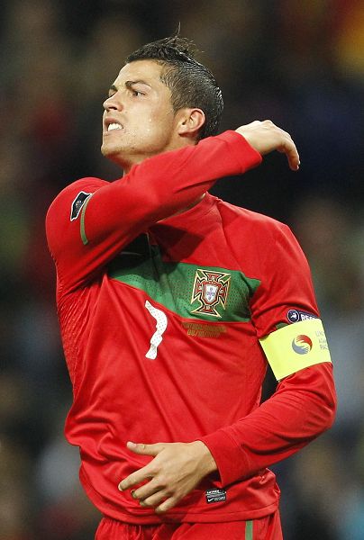 骑士对阵马刺内线狂轰80分，创下队史近29年纪录（骑士战马刺内线砍下80分，缔造球队近29年新纪录）