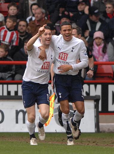 华莱士本场送出4抢断，赛季56次升至联盟最多（华莱士此役贡献4次抢断，赛季累计56次升至联盟第一）