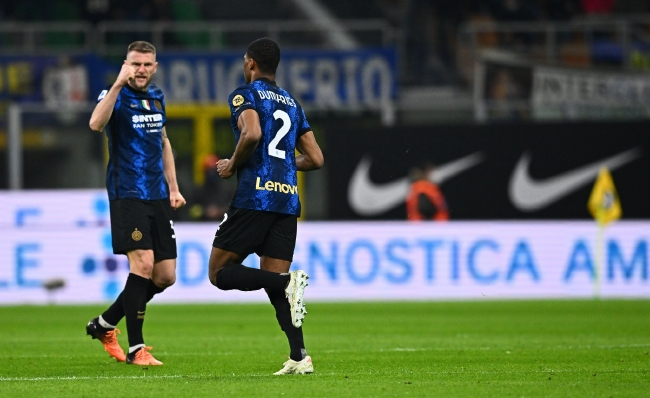 恐怖效率，哈兰德本赛季俱乐部+国家队19场已打入30球（哈兰德效率爆表：本赛季俱乐部与国家队19战斩获30球）