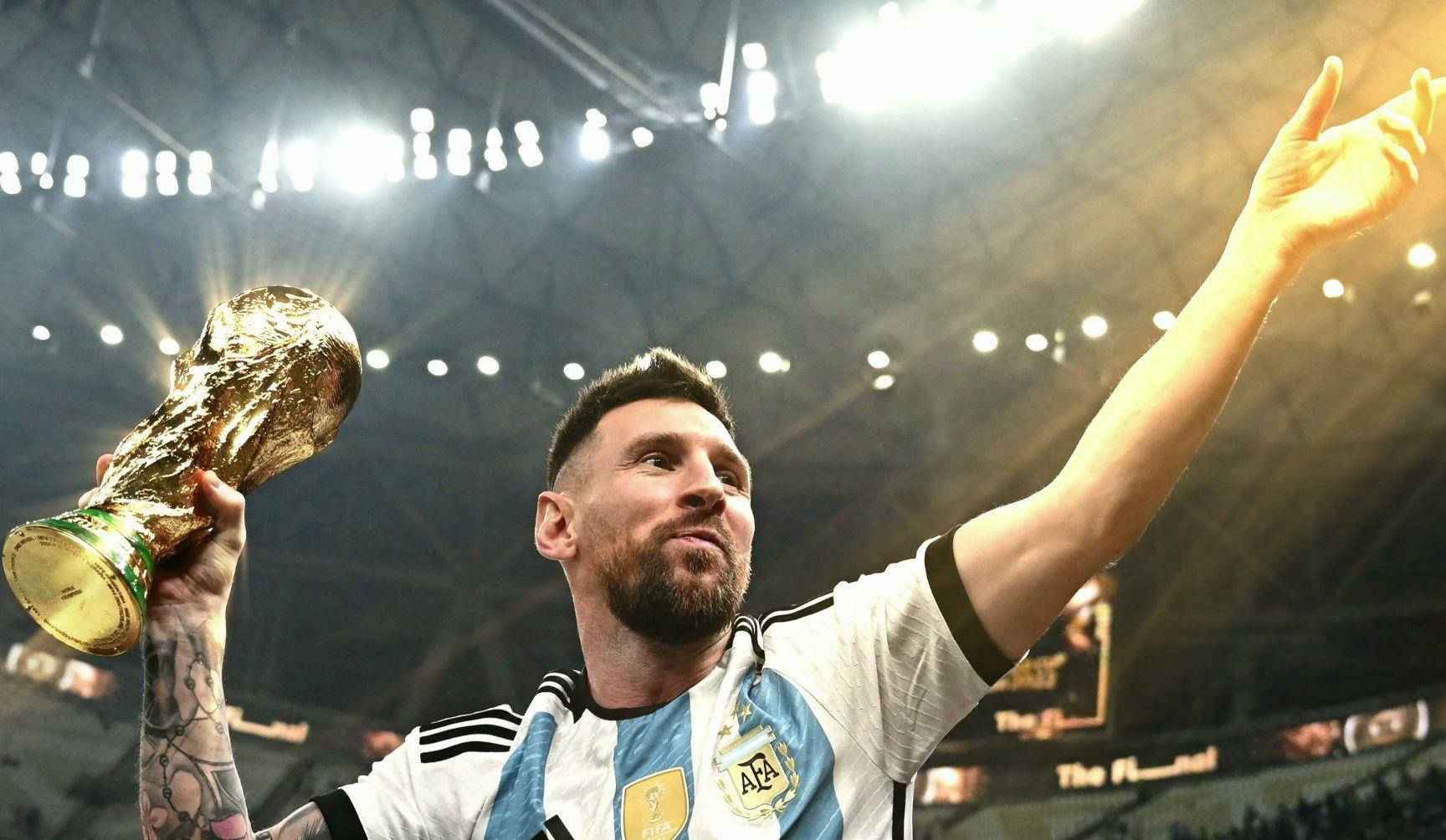 官方：本轮港超联赛延期进行，中国香港各代表队将臂缠黑纱出战（官方宣布：港超本轮顺延举行，中国香港各代表队臂缠黑纱参赛）