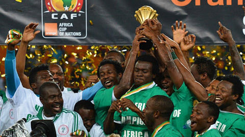 记者：克鲁伊夫名言应验，弗里克执教巴萨第二年面临严峻挑战（记者：克鲁伊夫一语成谶，弗里克执教巴萨次年迎严峻考验）