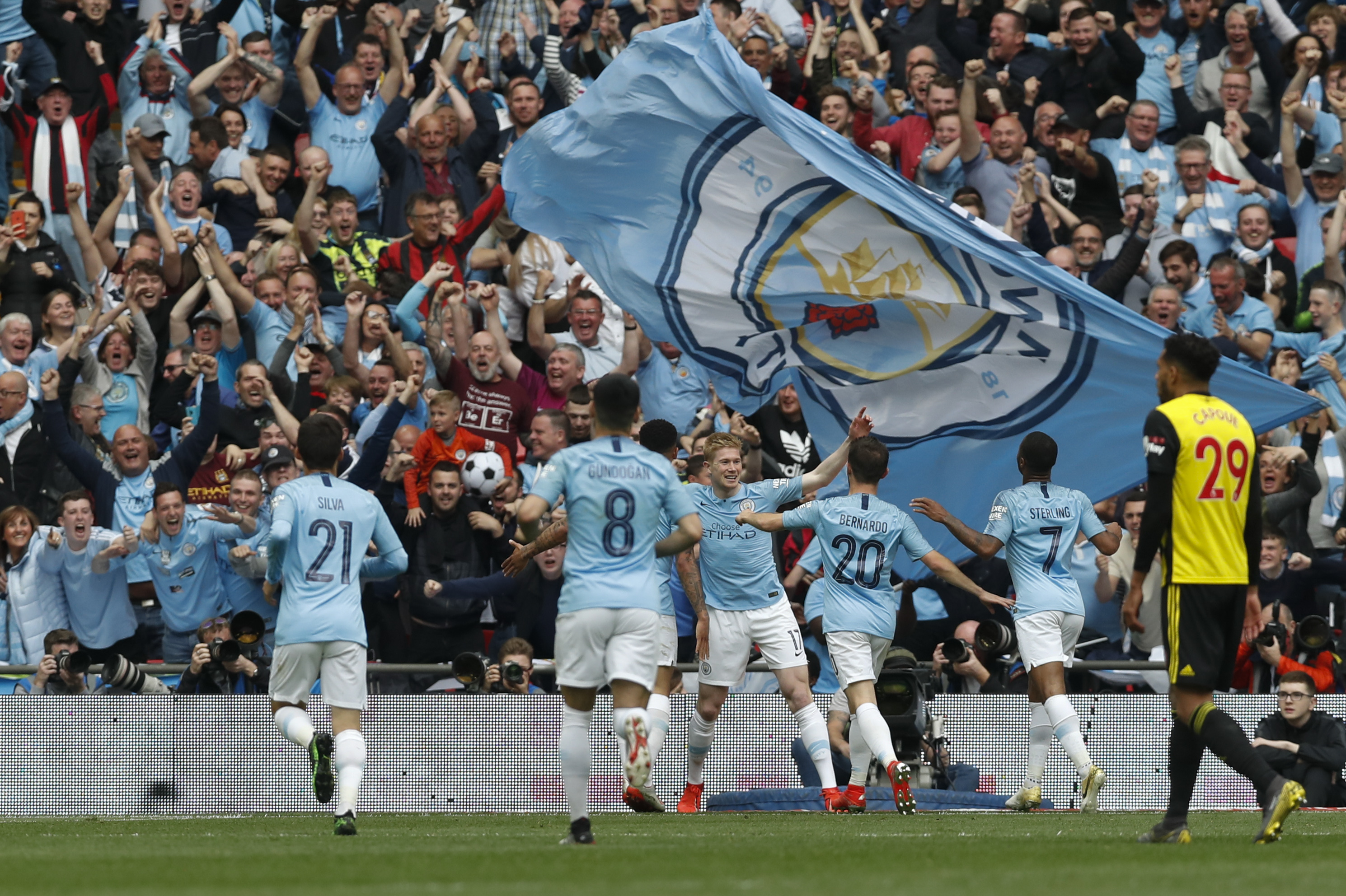 阿莱格里：我只是对裁判说“怎么每次有你在都会出乱子”（阿莱格里澄清：我只是对裁判说“为何每次你在场就出事”）