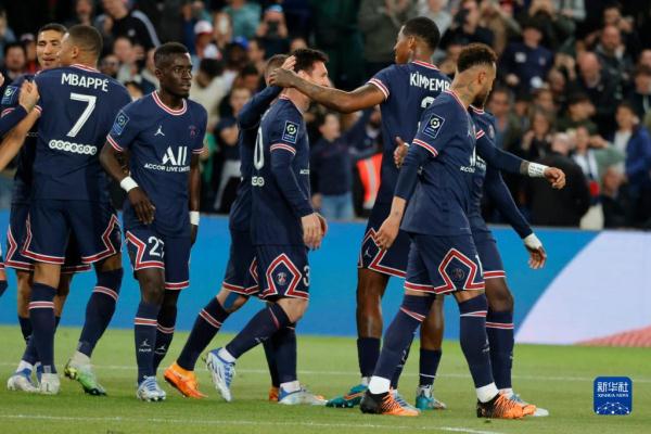 荷媒：拜仁今天将派球探考察里德，评估是否正式联系费耶诺德（荷媒称拜仁今日派球探考察里德，评估是否与费耶诺德正式接洽）