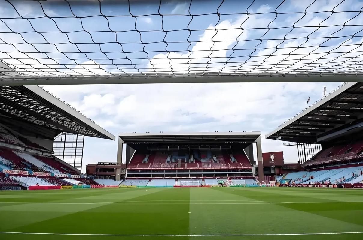 哈兰德破百球纪录后感谢希勒：感谢你在22年给我的建议，很有用（哈兰德破百球后致谢希勒：你在2022年的建议让我受益匪浅）