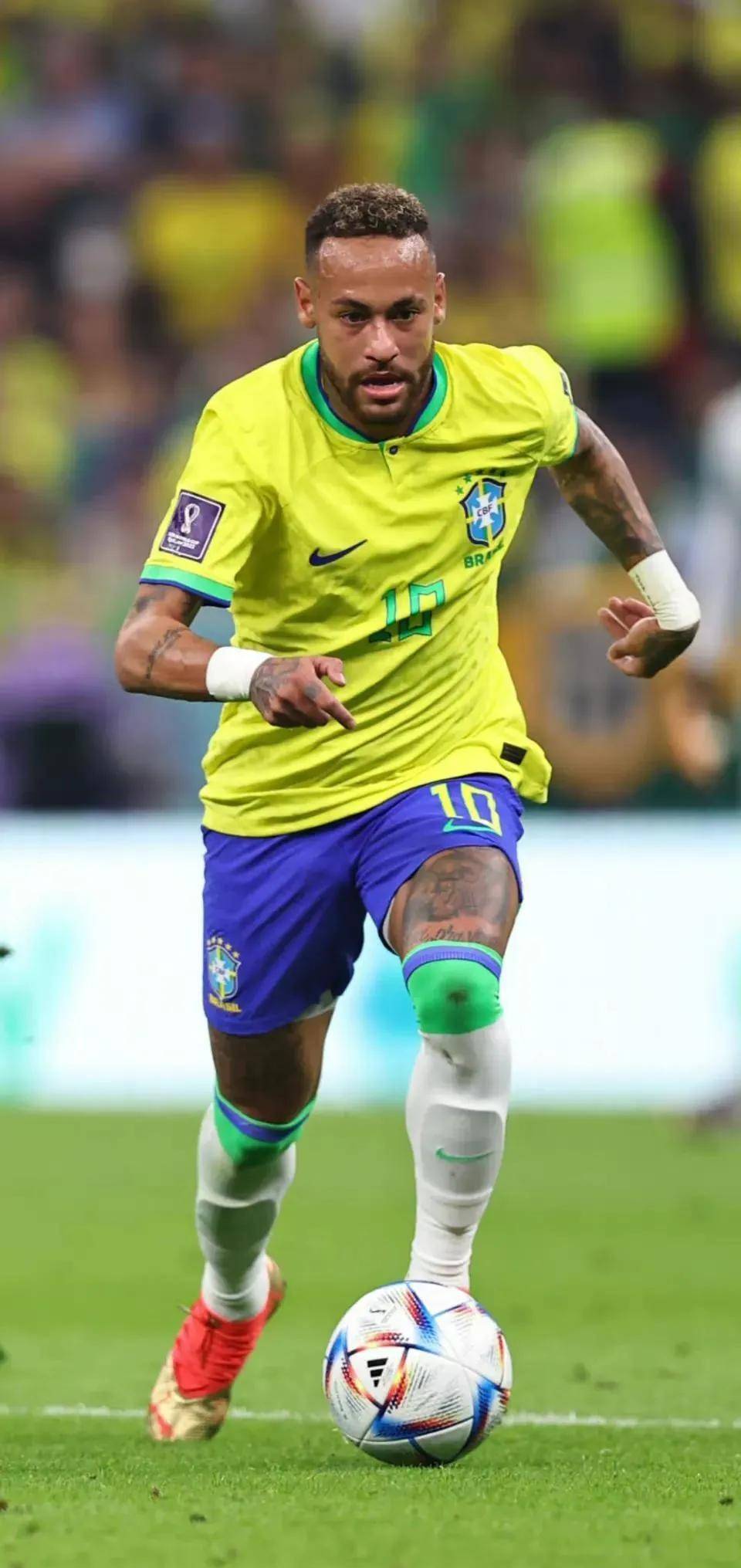 英博官方：现针对部分三层看台开启二轮售票，今日19：00开票（英博官方宣布：部分三层看台二轮售票将于今日19：00开启）