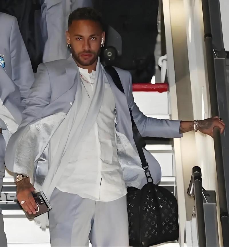 莫雷托：签维卡里奥难度大，国米密切关注弗赖堡门将阿图博卢（莫雷托：维卡里奥引进难度不小，国米正密切跟踪弗赖堡门将阿图博卢）